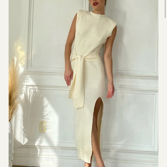 Isalis Knit Structured Cream Tie Dress - Picture 3 of 10
